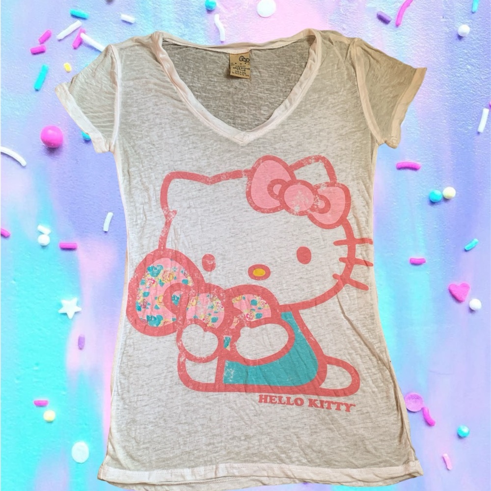 Hello kitty Vneck